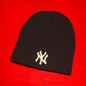 Mens NY Yankees Beanie Ribbed Knit Hat